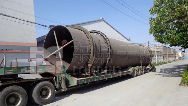 煤泥烘干機(jī)裝車現(xiàn)場